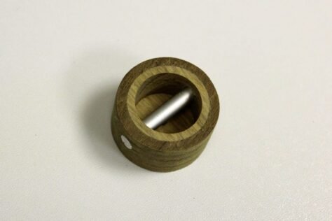 Leash-Plug aus Mahagoni und Eiche