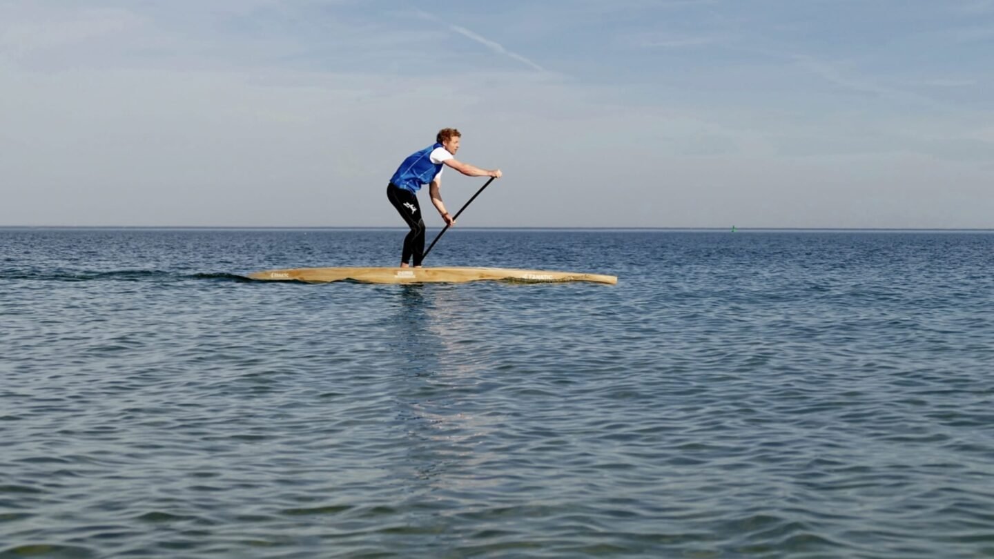 Michael Walther bei Testfahrt mit dem nachhaltigem SUP
