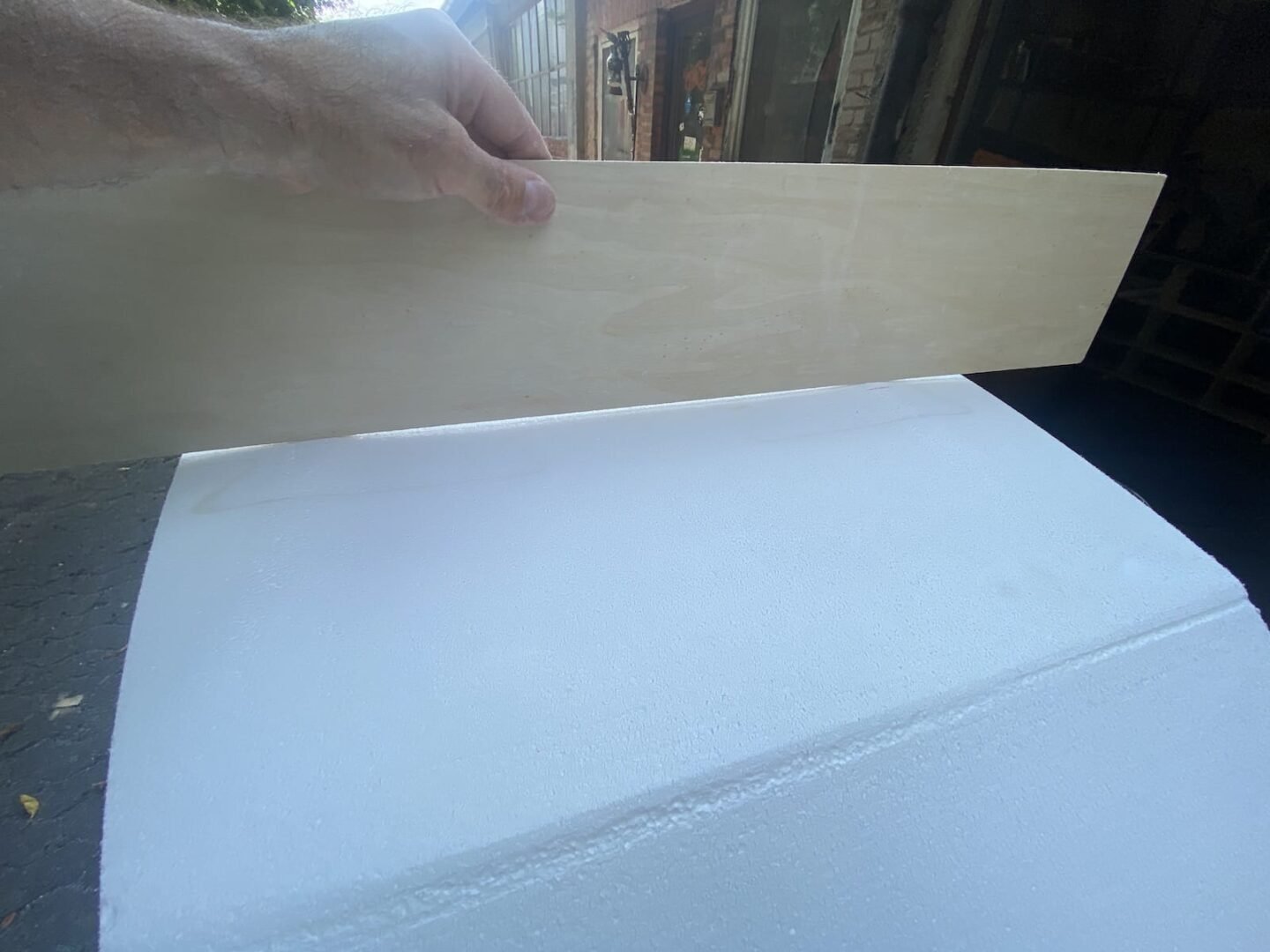 Auslaufende, seitliche Konkaven mit flachem Foil-Bereich
